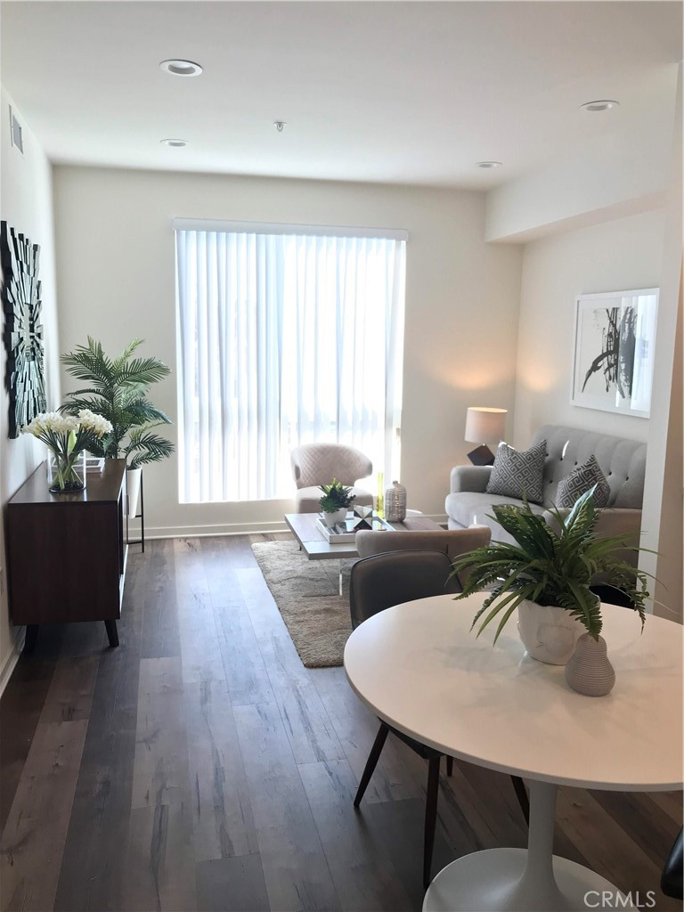 MLS #OC25280729 image #7