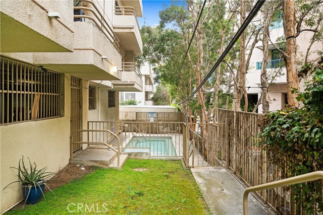 Detail Gallery Image 51 of 53 For 10475 Ashton Avenue Ave #301,  Los Angeles,  CA 90024 - 2 Beds | 3 Baths