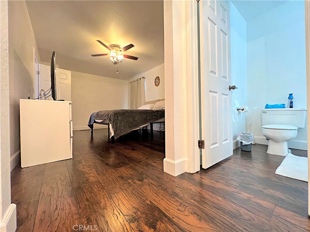 https://media.crmls.org/medias/16ca24c7-e07f-4f9f-af88-a0e1d5f0843f.jpg?preset=X-Large