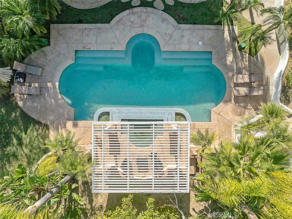 https://media.crmls.org/medias/16ca3977-53ab-4701-bfe4-3b6429051538.jpg?preset=X-Large