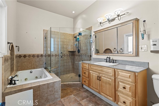 Detail Gallery Image 12 of 22 For 11333 Montana Ave, Los Angeles,  CA 90049 - 4 Beds | 2/1 Baths