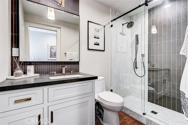 1833 8th Street, Manhattan Beach CA: https://media.crmls.org/medias/16cadceb-9356-447e-ab34-e2a2bd40f270.jpg