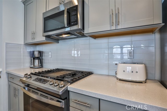 Detail Gallery Image 6 of 54 For 608 White Oaks, Lake Forest,  CA 92610 - 2 Beds | 2/1 Baths