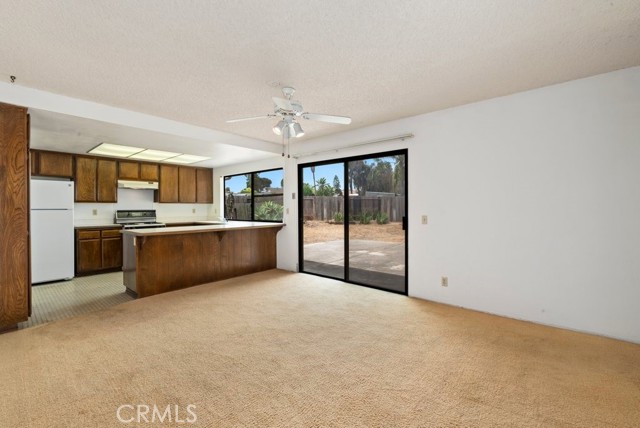 Detail Gallery Image 5 of 24 For 1768 Henderson Ct, Vista,  CA 92083 - 4 Beds | 2 Baths