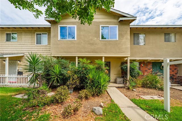 Detail Gallery Image 1 of 31 For 644 E Lee Pl, Azusa,  CA 91702 - 4 Beds | 3 Baths