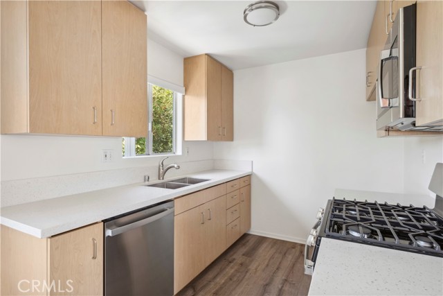 Detail Gallery Image 10 of 23 For 375 Woodland Pl #C,  Costa Mesa,  CA 92627 - 2 Beds | 1 Baths