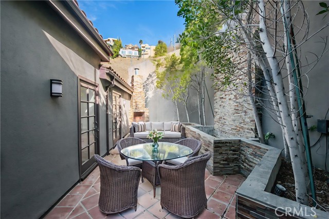 8655 Hillside Avenue, Los Angeles CA: https://media.crmls.org/medias/16cfc2f3-7fc3-4ff0-b4c4-51add9277cda.jpg