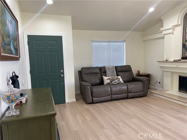 Detail Gallery Image 7 of 36 For 3256 Shale Rd, Palmdale,  CA 93550 - 4 Beds | 2 Baths