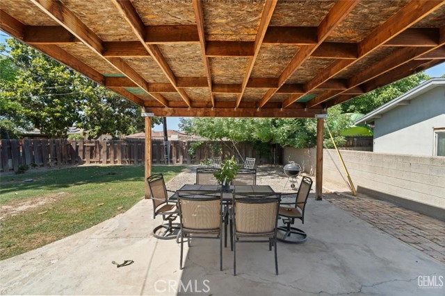 2608 Temple Lane, Bakersfield CA: https://media.crmls.org/medias/16d01de6-6e0a-497d-92eb-70cb6ff9ba53.jpg