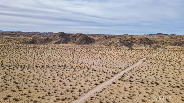 Detail Gallery Image 2 of 29 For 4500 Laferney Ave, Joshua Tree,  CA 92252 - – Beds | – Baths