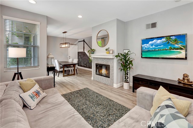 Detail Gallery Image 10 of 30 For 140 Main St, Ladera Ranch,  CA 92694 - 4 Beds | 2/1 Baths