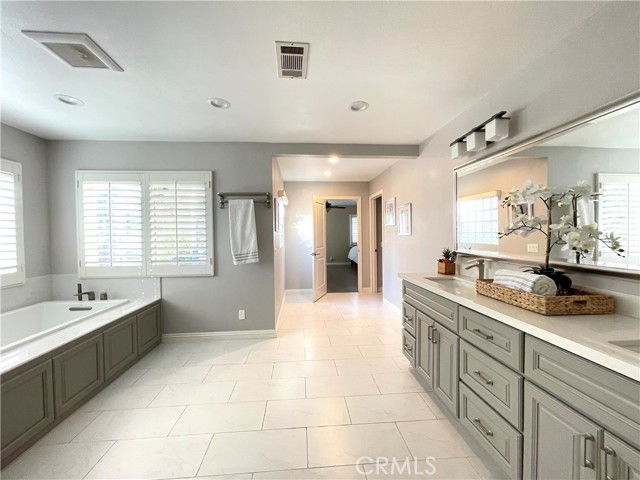 16d083ee D789 49b6 8e60 164ce6147883