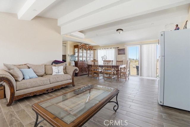 Detail Gallery Image 5 of 37 For 12601 Nandina, Phelan,  CA 92371 - 3 Beds | 2 Baths