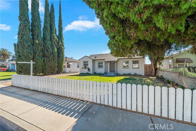 Detail Gallery Image 3 of 57 For 164 Euclid Pl, Upland,  CA 91786 - – Beds | – Baths