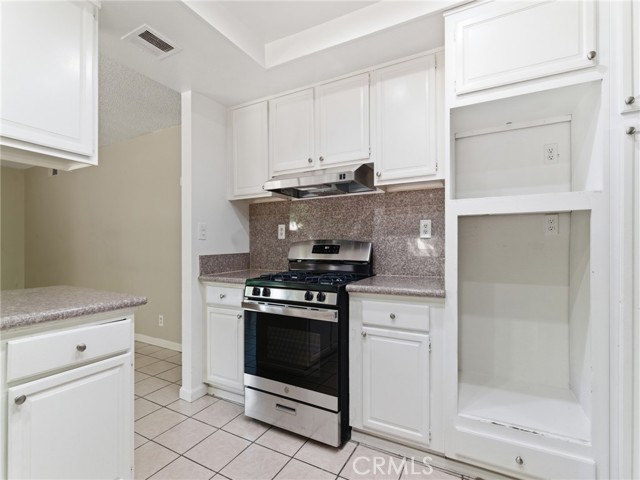 Detail Gallery Image 5 of 40 For 19745 Lull St, Winnetka,  CA 91306 - 4 Beds | 3 Baths