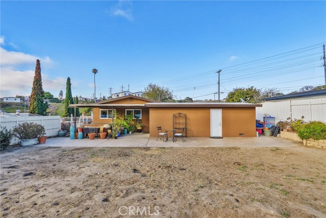 4657 Chateau Place, San Diego CA: https://media.crmls.org/medias/16d1f8fd-524b-4653-a34d-5f3c04594c11.jpg