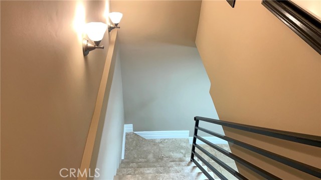 18245 Burbank Boulevard, Tarzana CA: https://media.crmls.org/medias/16d20a61-92a4-43bd-98bb-25632568ff9b.jpg
