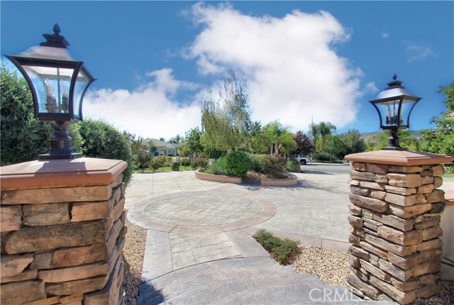 Detail Gallery Image 11 of 70 For 11009 Plum View Ln, Yucaipa,  CA 92399 - 4 Beds | 4/1 Baths