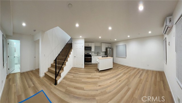 Detail Gallery Image 5 of 12 For 18654 1/2 Runnymede St., Reseda,  CA 91335 - 3 Beds | 2 Baths