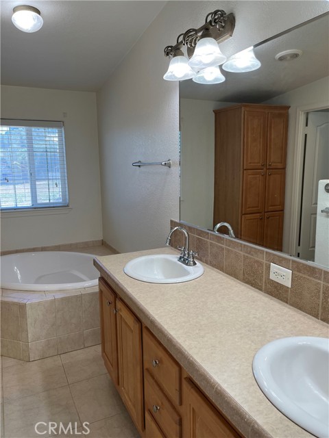 Detail Gallery Image 25 of 33 For 19120 Elena Dr, Lake Elsinore,  CA 92530 - 4 Beds | 3 Baths