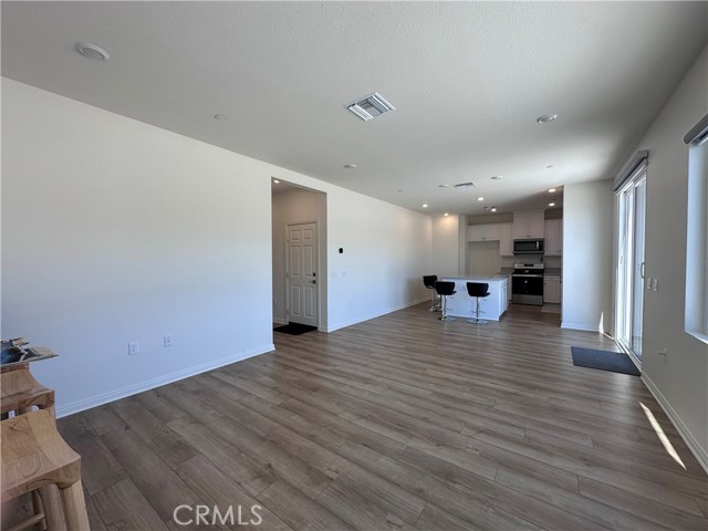 Detail Gallery Image 7 of 24 For 4615 Florence Dr, Lake Elsinore,  CA 92530 - 4 Beds | 3 Baths