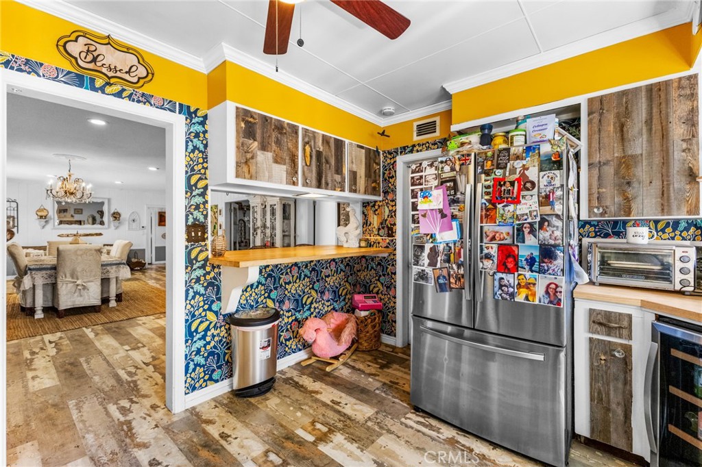 https://media.crmls.org/medias/16d357ac-9820-4e87-97e7-92f0253868bd.jpg?preset=X-Large