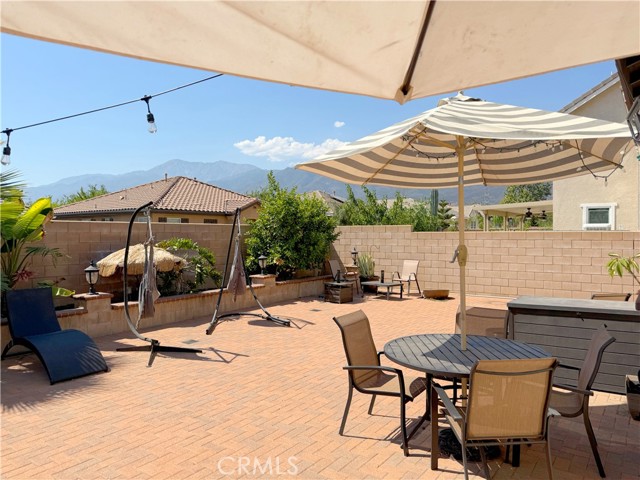 15767 Buck Point Lane, Fontana CA: https://media.crmls.org/medias/16d3583a-c8a1-40ab-b783-bb86c268072c.jpg