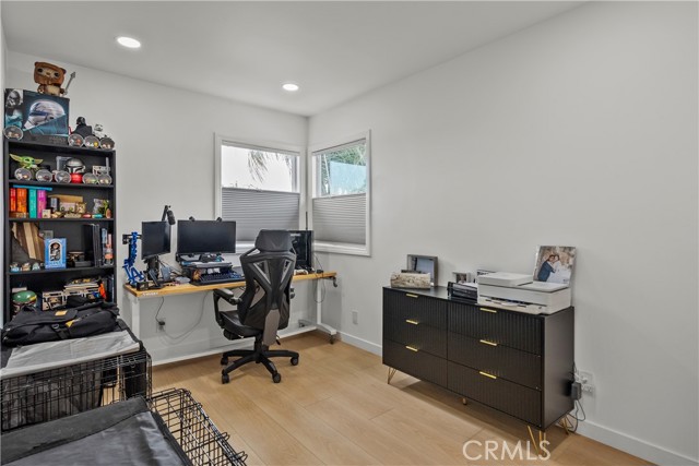 766 Harding Ave, San Fernando CA: https://media.crmls.org/medias/16d433f5-4cd8-42a3-9e98-a5f41b19c778.jpg