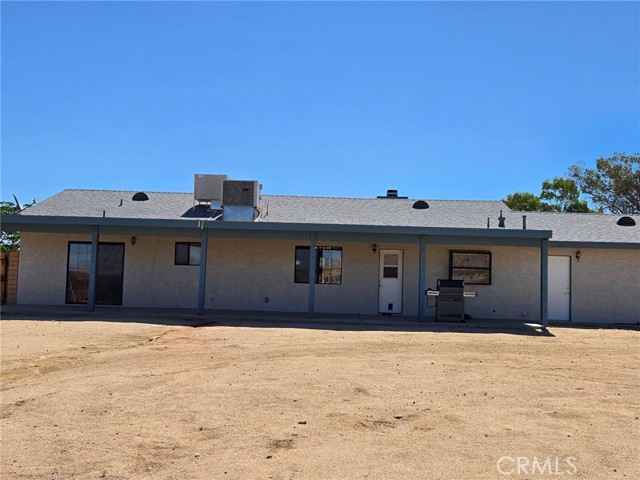 7050 Ivanpah Avenue, 29 Palms CA: https://media.crmls.org/medias/16d454ec-e98b-4953-8f7c-35c5f038ab02.jpg