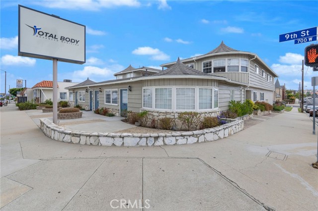 918 S Cabrillo Ave, San Pedro CA: https://media.crmls.org/medias/16d4a487-904b-46b2-9bf6-dfc0d4f58caf.jpg