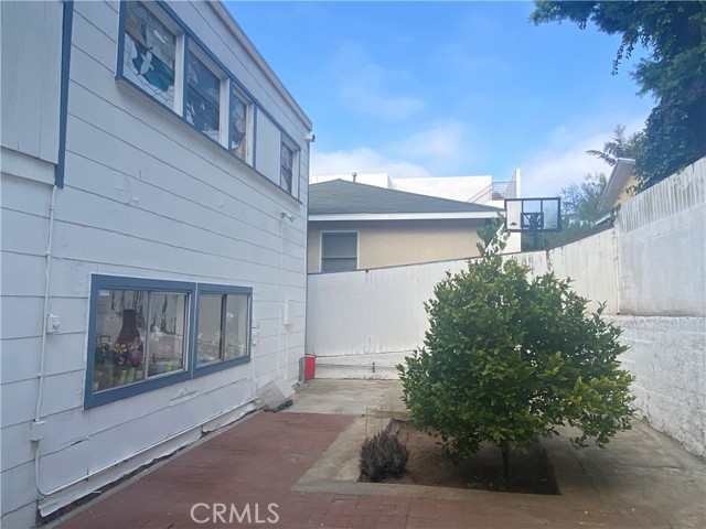 1210 7th Place, Hermosa Beach CA: https://media.crmls.org/medias/16d52d4f-93a5-45a1-8536-f3b3800e570b.jpg