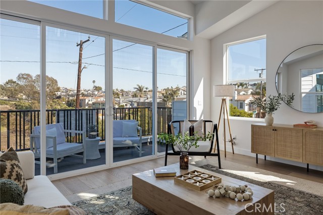 1801 Goodman Avenue, Redondo Beach, California 90278, 3 Bedrooms Bedrooms, ,4 BathroomsBathrooms,Residential,For Sale,Goodman,SB25042623