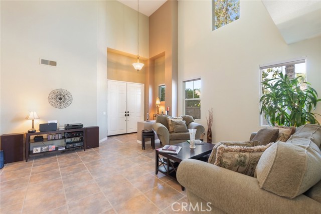 Detail Gallery Image 10 of 58 For 4515 Garden City, Corona,  CA 92883 - 5 Beds | 3 Baths