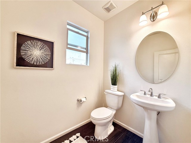 Detail Gallery Image 7 of 42 For 5547 Strand #103,  Hawthorne,  CA 90250 - 2 Beds | 3 Baths