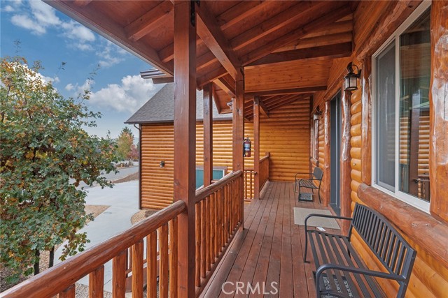 1658 Tuolumne Road, Big Bear City CA: https://media.crmls.org/medias/16d700bd-9753-4c30-9c97-27cfa8448c42.jpg
