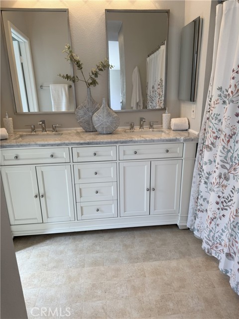 Detail Gallery Image 14 of 19 For 411 San Nicholas, Laguna Beach,  CA 92651 - 3 Beds | 2/1 Baths