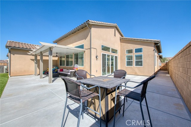 Detail Gallery Image 10 of 57 For 1031 Ridgeline Rd, Madera,  CA 93636 - 4 Beds | 3/1 Baths