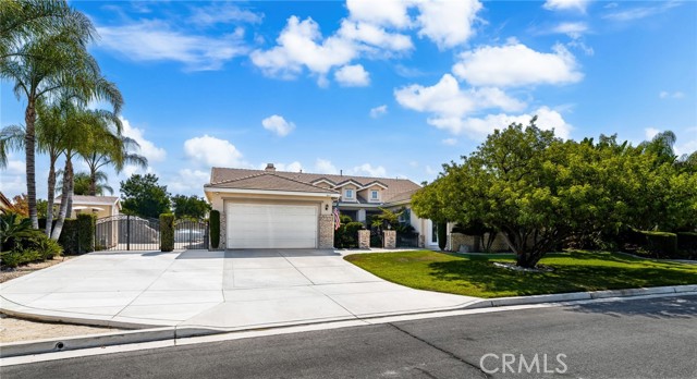 8067 Terraza Court, Riverside CA: https://media.crmls.org/medias/16d8c49a-f4a1-4a55-a5c6-3771c22342eb.jpg