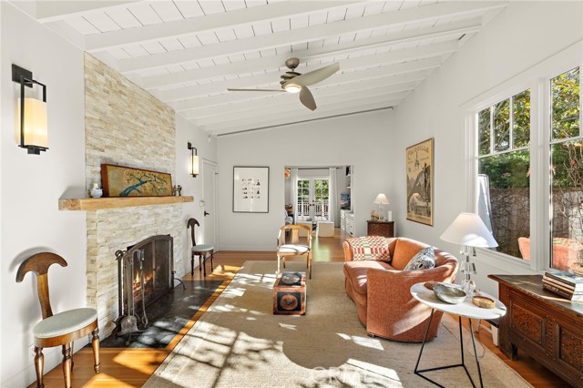 Detail Gallery Image 5 of 38 For 1511 Bluebird Canyon Dr, Laguna Beach,  CA 92651 - 3 Beds | 2 Baths