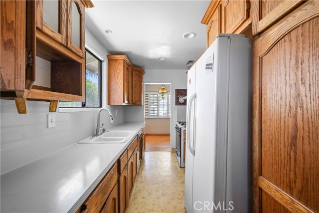 Detail Gallery Image 9 of 24 For 6049 Pennswood Ave, Lakewood,  CA 90712 - 3 Beds | 2 Baths