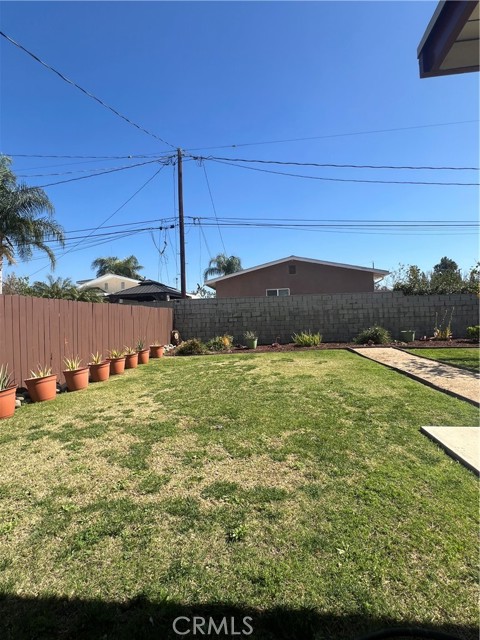 1326 Elmhurst Avenue, Duarte CA: https://media.crmls.org/medias/16d99b15-2038-44f5-b39a-972cb7321812.jpg
