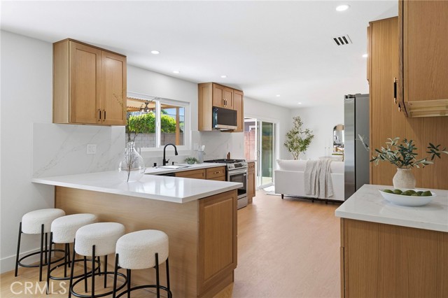 Detail Gallery Image 15 of 45 For 2319 N Hathaway St, Santa Ana,  CA 92705 - 4 Beds | 2 Baths