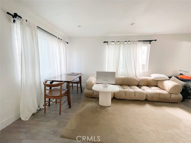 354 E 111th Street, Los Angeles CA: https://media.crmls.org/medias/16d9e8b5-13d3-4cb9-8e67-9960f26415fd.jpg