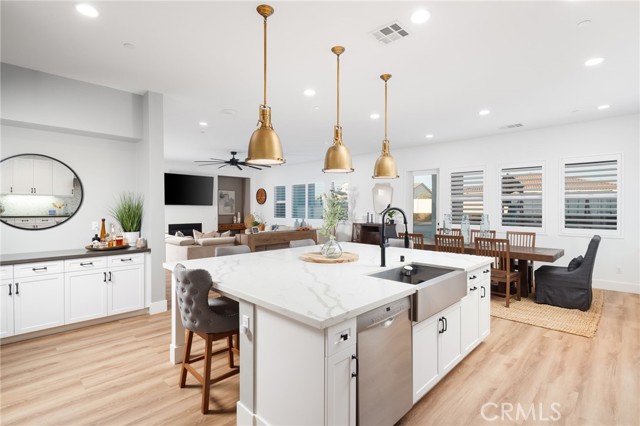 17042 Meteor Way, Riverside CA: https://media.crmls.org/medias/16d9fff6-160d-4b27-8725-9af323e6eb3b.jpg