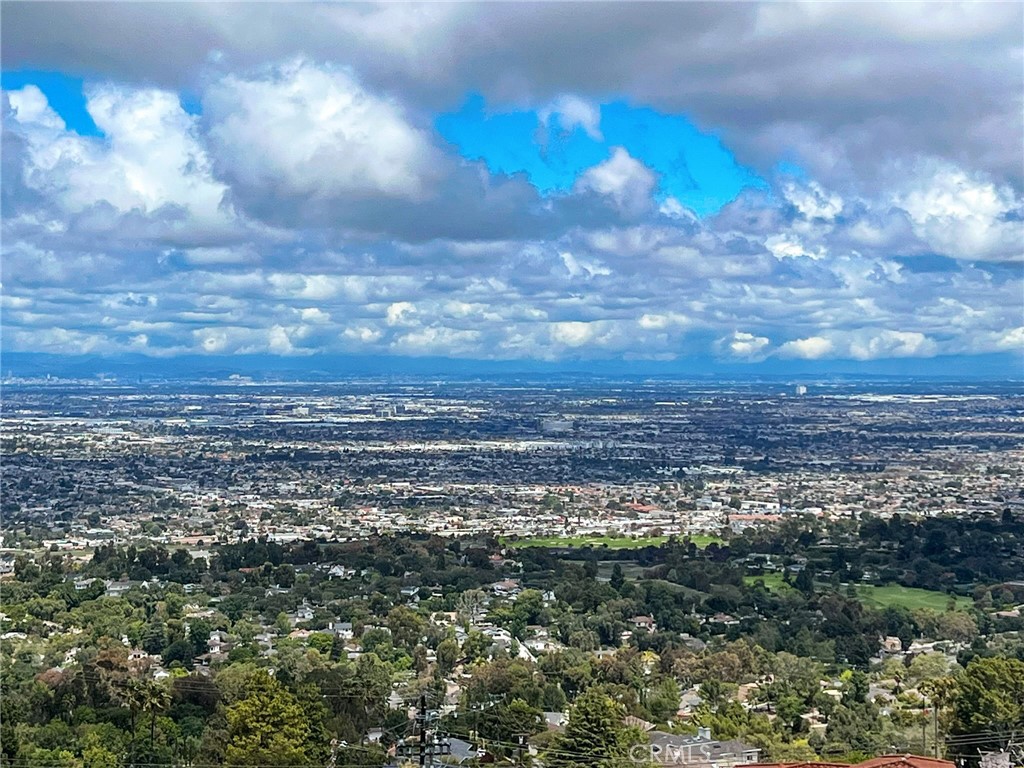 https://media.crmls.org/medias/16da177e-f281-4ef3-8cd5-87d8e0168b0a.jpg?preset=X-Large