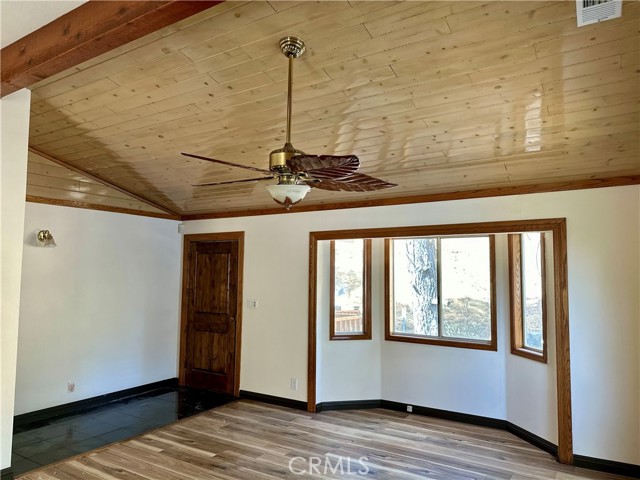 Detail Gallery Image 10 of 57 For 23785 Zurich Dr, Crestline,  CA 92325 - 4 Beds | 3/1 Baths