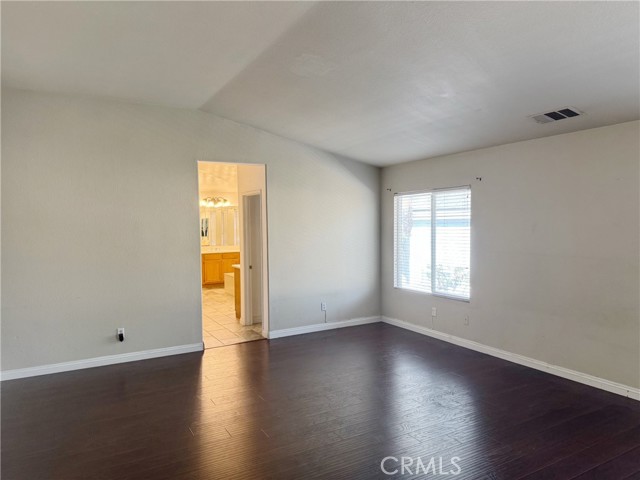 Detail Gallery Image 13 of 18 For 5771 Cairo Ct, Corona,  CA 92880 - 5 Beds | 3/1 Baths