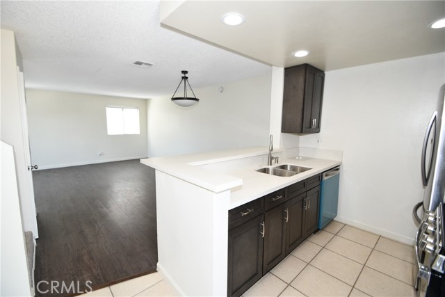11852 Washington Place, Los Angeles CA: https://media.crmls.org/medias/16da6704-e177-4ed6-a7aa-23373f7b89c3.jpg