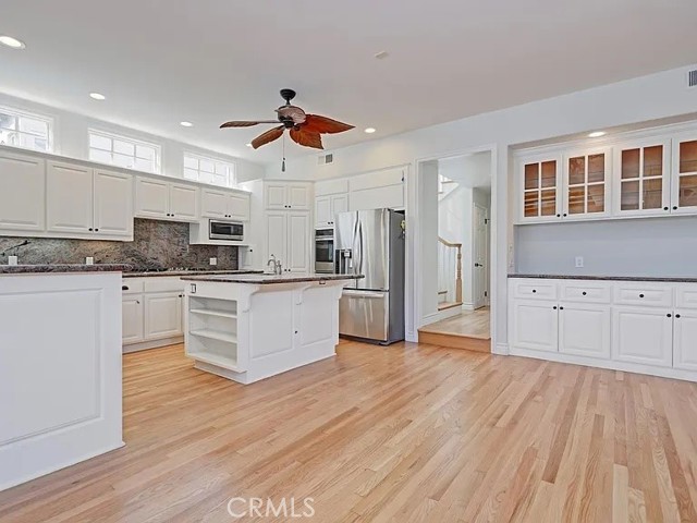 Detail Gallery Image 8 of 22 For 317 4th St, Manhattan Beach,  CA 90266 - 4 Beds | 4 Baths