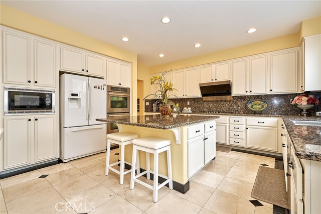 Detail Gallery Image 24 of 67 For 25010 Cliffrose St, Corona,  CA 92883 - 6 Beds | 4/1 Baths